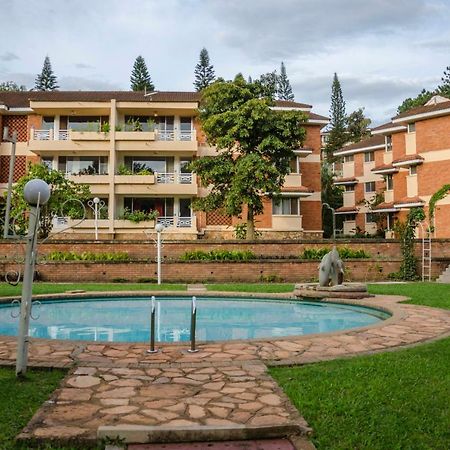 Golf Course Apartments Кампала Экстерьер фото
