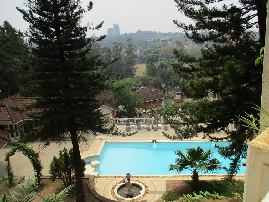 Golf Course Apartments Кампала Экстерьер фото