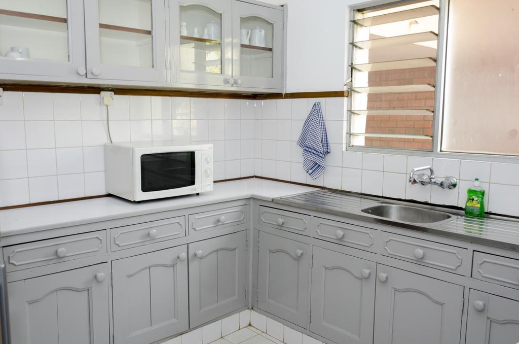Golf Course Apartments Кампала Экстерьер фото