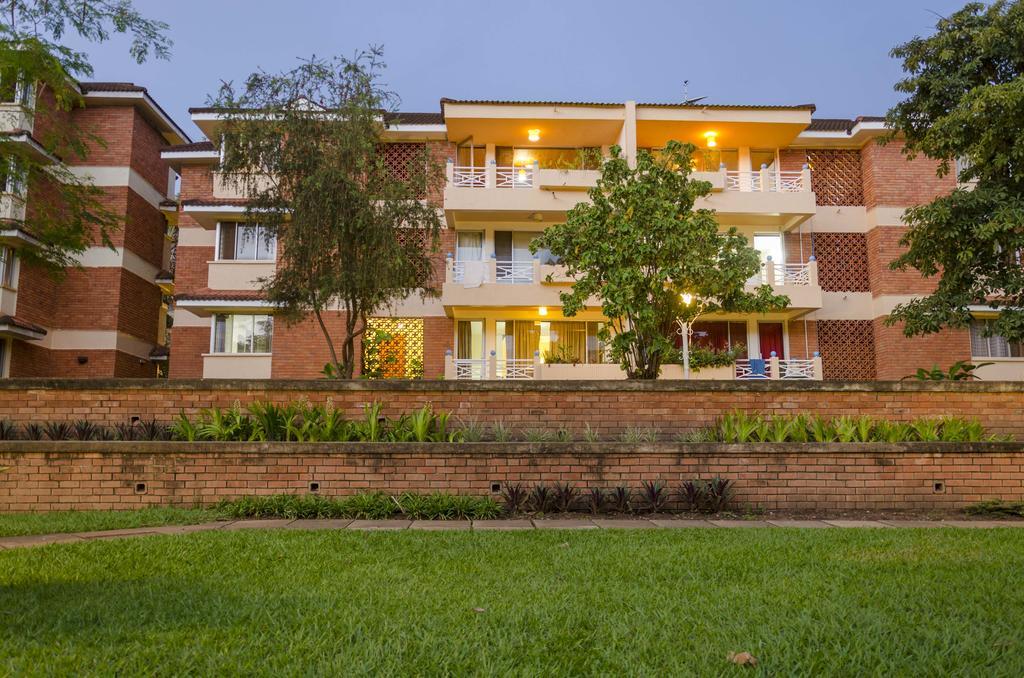 Golf Course Apartments Кампала Экстерьер фото